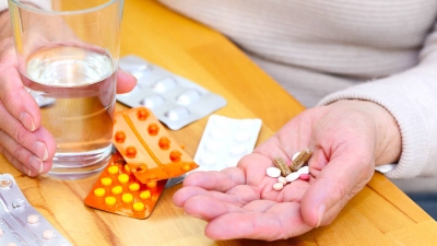 Anvisa alerta para riscos da automedicação