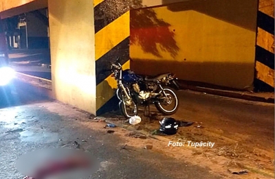 Rapaz morre na região ao bater moto em pilar de pontilhão