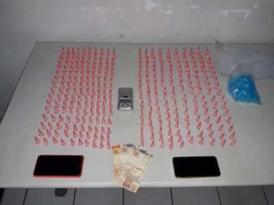 Motorista é preso acusado de vender cocaína na zona sul