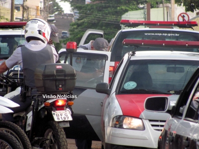 ROCAM localiza e apreende autores de roubo em supermercado