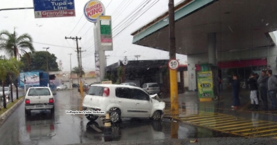 Acidente é registrado na Avenida Tiradentes