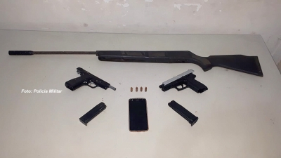 Homem exibe arma na rua e vai parar na cadeia