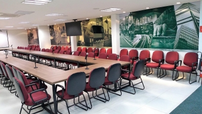 Acim reformula auditório  para multiuso como sala