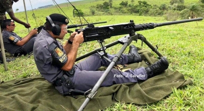 CHUMBO GROSSO: PMs treinam com armamento pesado na região