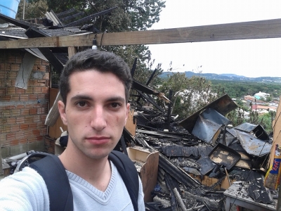 Jovem faz campanha para família que perdeu tudo em incêndio