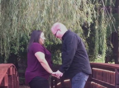 Homem perde anel de diamante de R$ 9 mil durante pedido de casamento