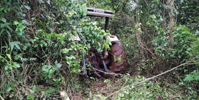 PRF recupera trator furtado e prende dois envolvidos