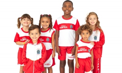 Prefeita Tina agenda entrega dos uniformes escolares em Pompeia