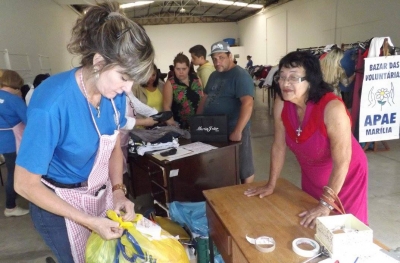 Começa o bazar da pechincha da APAE em Marília