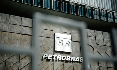 Petrobras aumenta, de novo, preço da gasolina 