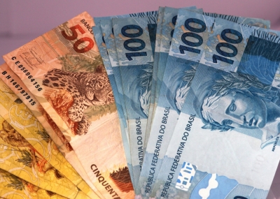 Dívida pública sobe 3,17% em março