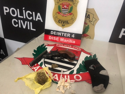 Com apoio do CANIL, Dise prende rapaz de 22 anos com drogas e arma