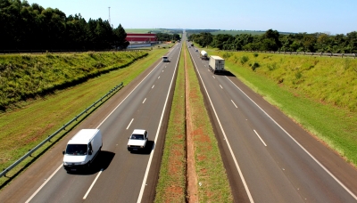 Feriado deve levar um milhão de veículos às estradas