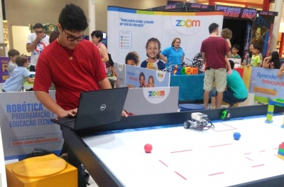 Oficina de robótica é atração no Marília Shopping