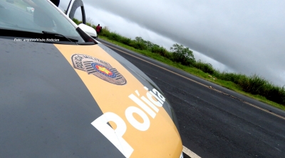 Moto cai em ribanceira de rodovia e passageiro morre