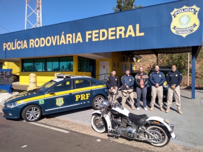 Final feliz: homem que teve moto recuperada agradece PRF
