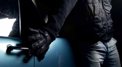 Polícia investiga furtos de carros no fim de semana