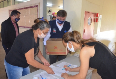 Prefeitura dá início à entrega de kits de alimentação pelas escolas da zona sul