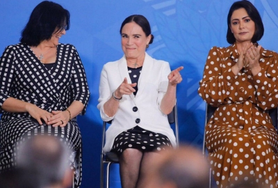 Regina Duarte toma posse como secretária especial de Cultura