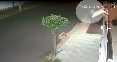 Criminosos armados assaltam casa de comerciante na zona oeste em Marília