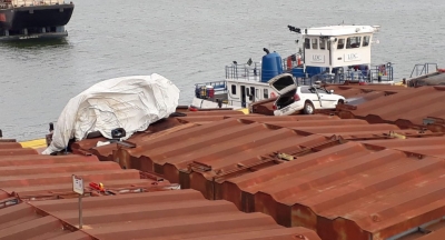 Carros da Polícia e dos suspeitos caem em balsa durante perseguição na região