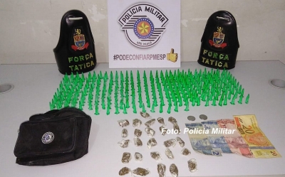 Garoto de 15 anos é surpreendido pela PM vendendo drogas