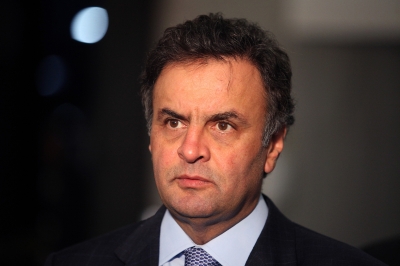 Tucanos pedem renúncia de Aécio