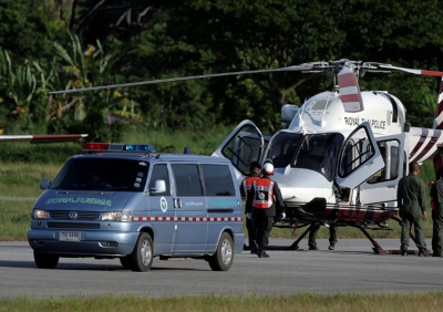 Equipes de resgate retiram oito crianças de caverna na Tailândia