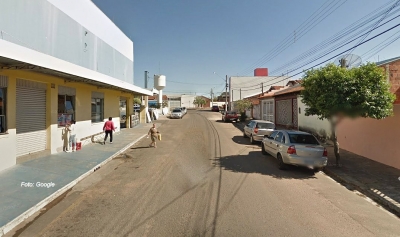 Mulher compra celular para o filho e tem aparelho furtado