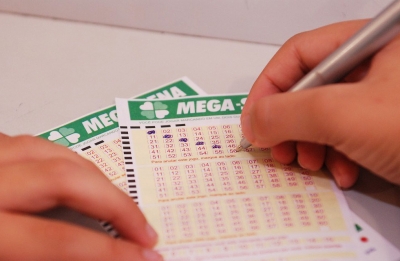 Mega-Sena acumula e deve pagar prêmio de R$ 7 milhões na 4ª feira