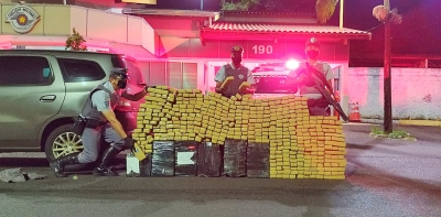 Polícia Rodoviária apreende quase tonelada de maconha em Marília