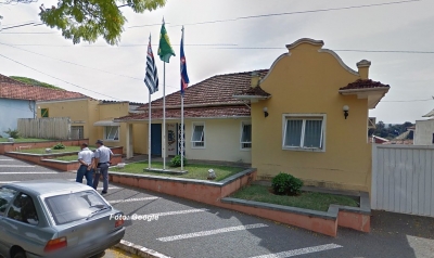 Prefeita de Vera Cruz consegue liminar e volta ao cargo