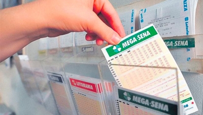 Mega-Sena pode pagar maior prêmio do ano neste sábado