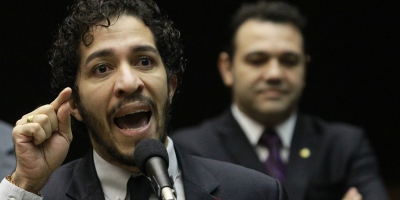 Comissão exige que Estado zele pela vida do deputado Jean Wyllys