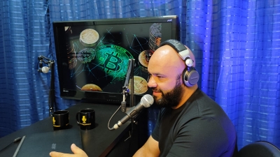 Mariliense lança livro com homenagem a Guto Schiavon, pioneiro de criptomoedas