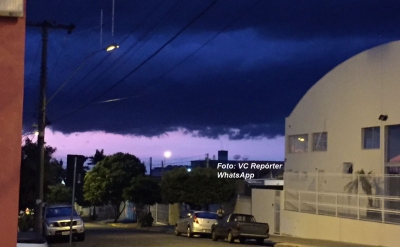 Temporal assusta em Marília e causa estragos na região