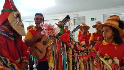 Prefeitura promove Folia de Reis com a Cia "Passagem dos Três Reis Magos"