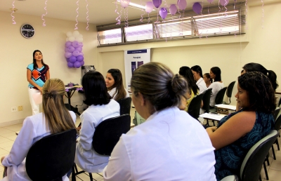 Profissionais da UTI neonatal do Hospital Beneficente Unimar fazem Semana de orientação