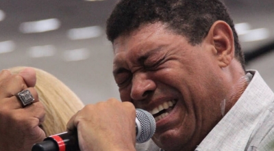 Justiça autoriza uso de força policial para despejar templos de Valdemiro