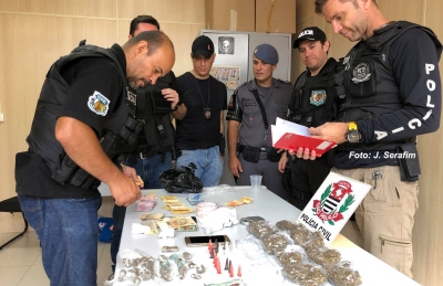 Com apoio do Canil de Marília, operação apreende drogas na região