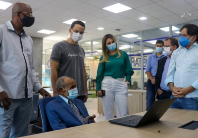 Idoso de 102 anos inicia curso no SENAI para mexer com computadores