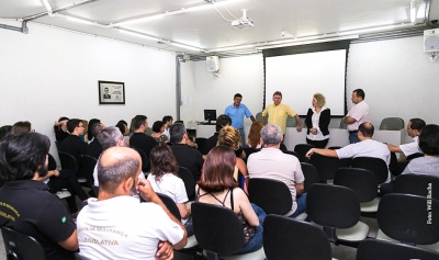 Novo presidente da Câmara faz reunião de trabalho com servidores