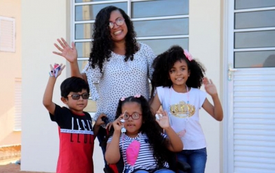 Prefeitura de Pompeia e Estado entregam 50 casas do CDHU