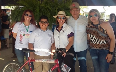 Aluno ganha bicicleta ao vencer concurso “Lixo no Lixo” 