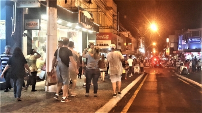 Dia dos Namorados: comércio de Marília terá horário especial de funcionamento