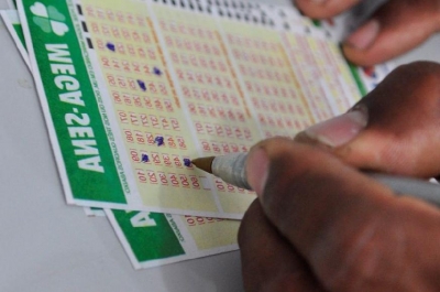 Mega-Sena pode pagar R$ 2,2 milhões nesta quinta-feira