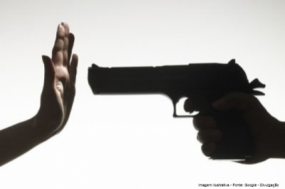 Criminosos invadem fazenda e roubam agrotóxicos 