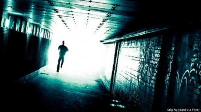 Jeito de caminhar pode aumentar chances de ser assaltado