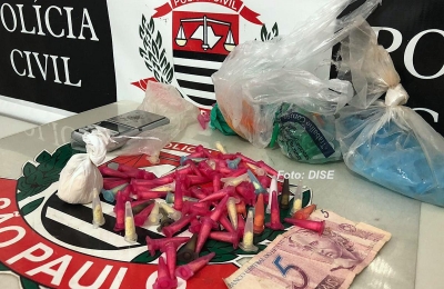 Moça tenta esconder droga no sutiã e acaba presa pela DISE