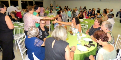 Programa Caminhar com Saúde da Unimed Marília realiza jantar de fim de ano